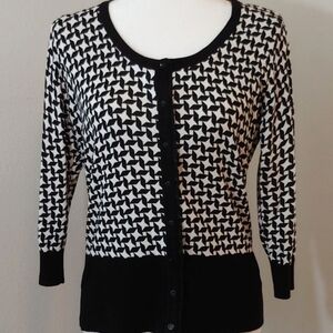 White House Black Market Women's Geometric Black & White Cardigan Large